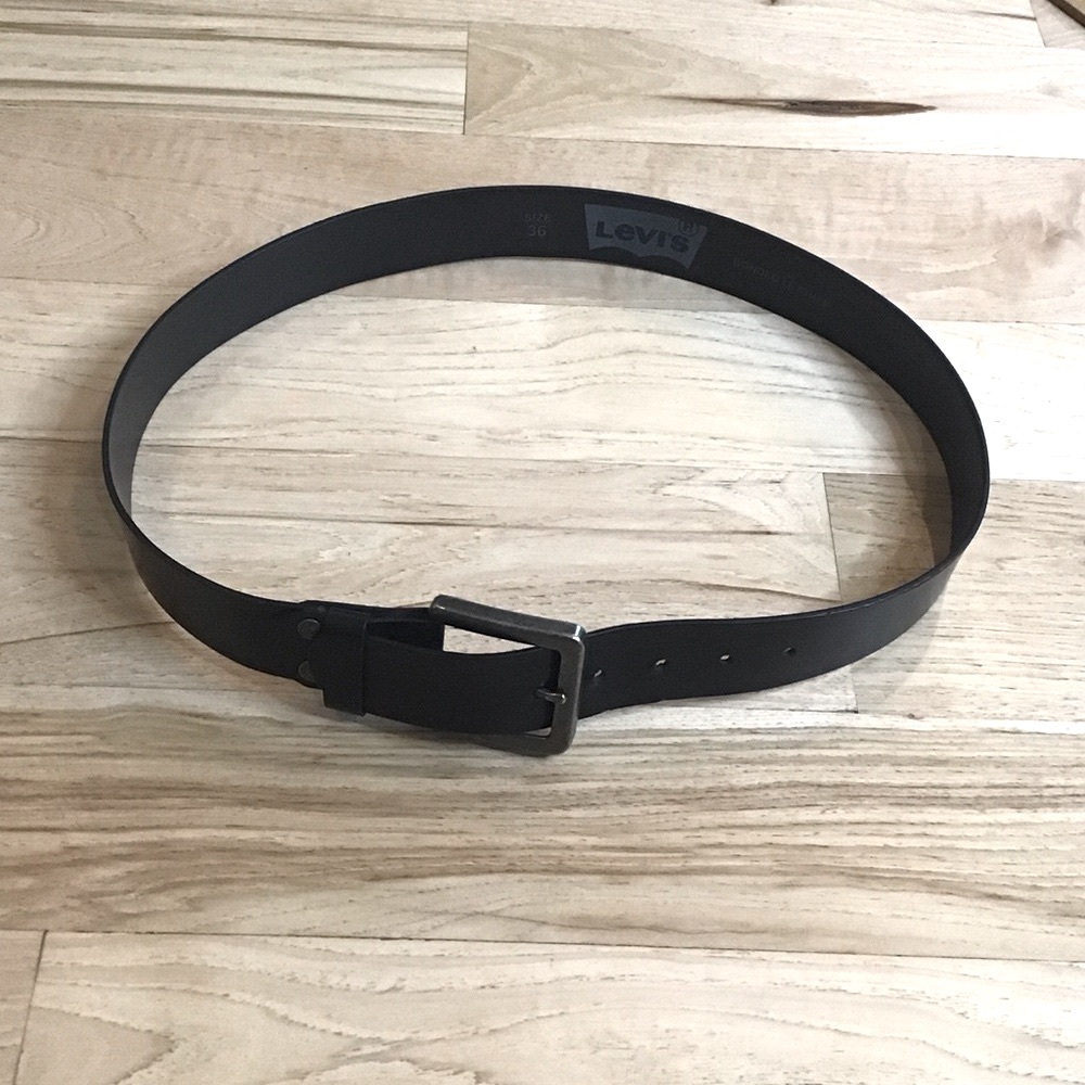 Levi’s men’s belt size size 30 black